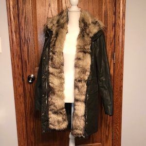 NEW LISTING! Jones New York Coat w/Detachable Faux Fur Lining